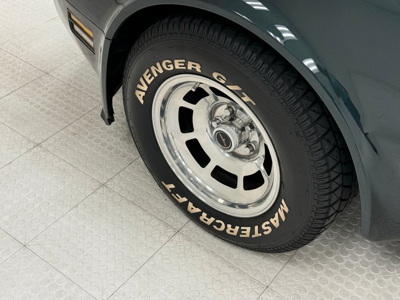 Chevrolet-Corvette-1980-Dark-Ivy-Green-Metal-Oyster-27