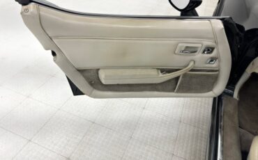 Chevrolet-Corvette-1980-Dark-Ivy-Green-Metal-Oyster-31