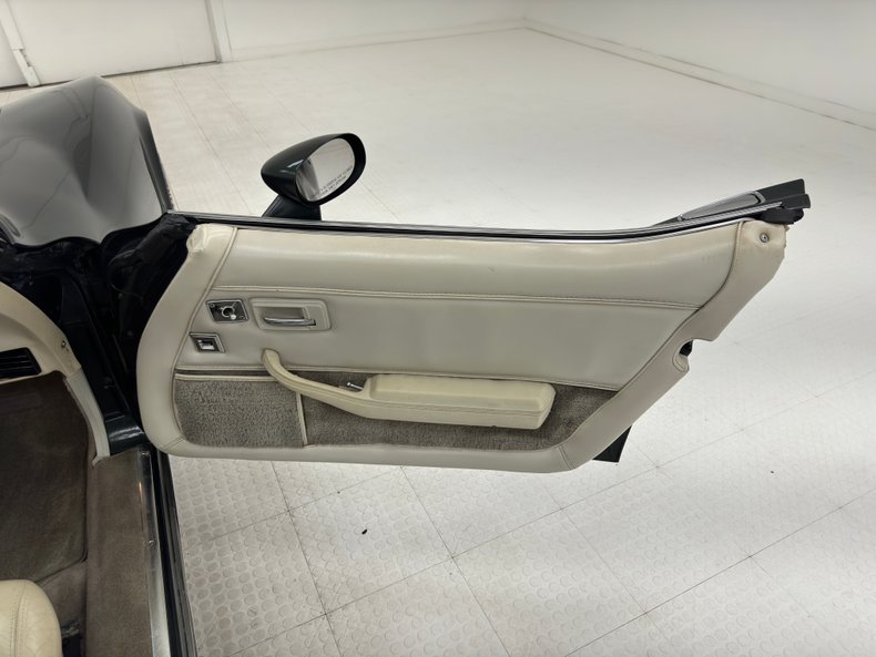 Chevrolet-Corvette-1980-Dark-Ivy-Green-Metal-Oyster-32