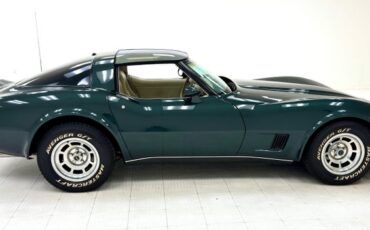 Chevrolet-Corvette-1980-Dark-Ivy-Green-Metal-Oyster-5