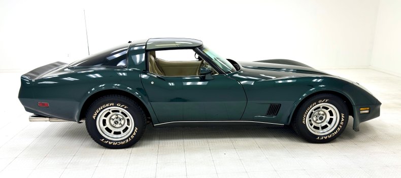 Chevrolet-Corvette-1980-Dark-Ivy-Green-Metal-Oyster-5