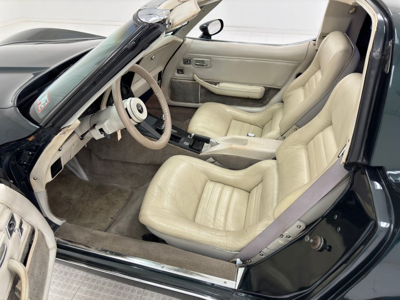 Chevrolet-Corvette-1980-Dark-Ivy-Green-Metal-Oyster-9