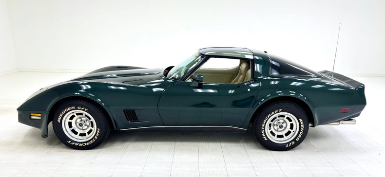 Chevrolet-Corvette-1980-Dark-Ivy-Green-Metal-Oyster