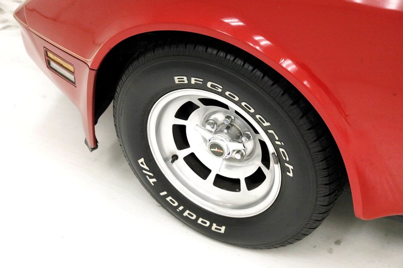 Chevrolet-Corvette-1981-Red-Camel-22