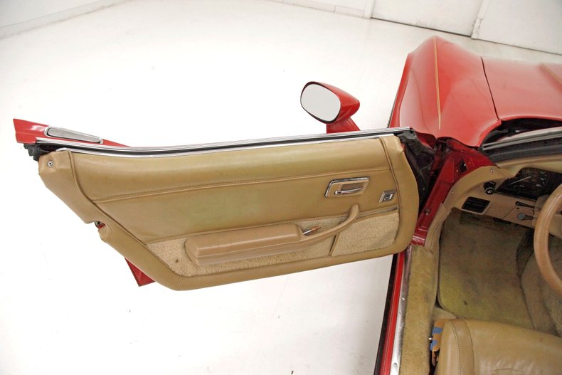 Chevrolet-Corvette-1981-Red-Camel-27