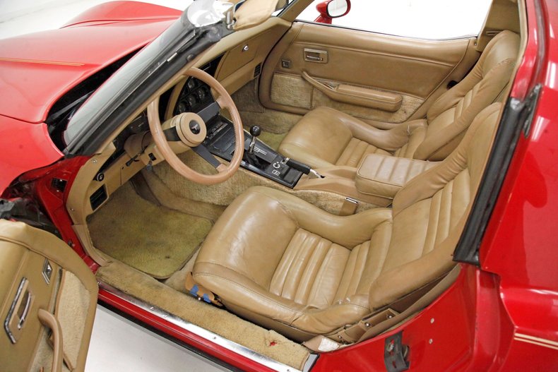 Chevrolet-Corvette-1981-Red-Camel-28