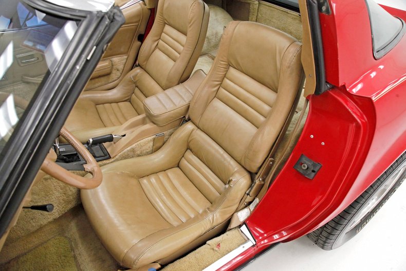 Chevrolet-Corvette-1981-Red-Camel-29