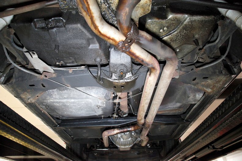 Chevrolet-Corvette-1981-Red-Camel-31