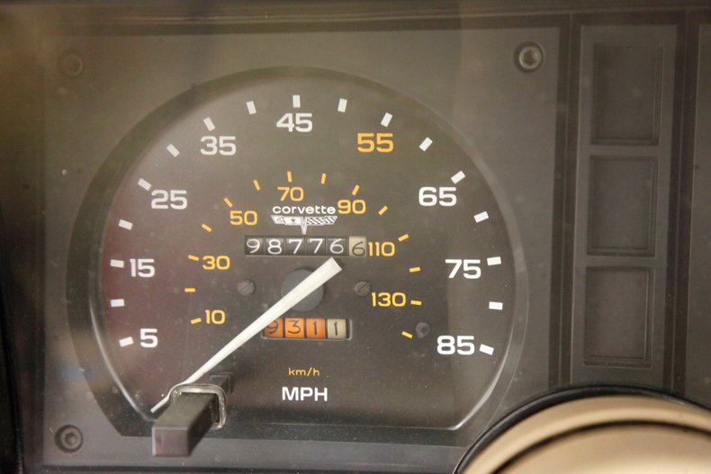 Chevrolet-Corvette-1981-Red-Camel-33