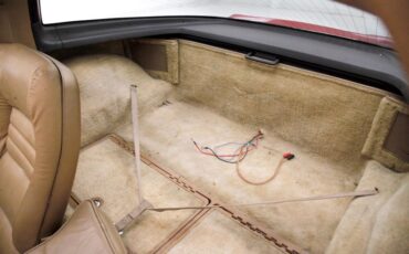 Chevrolet-Corvette-1981-Red-Camel-43