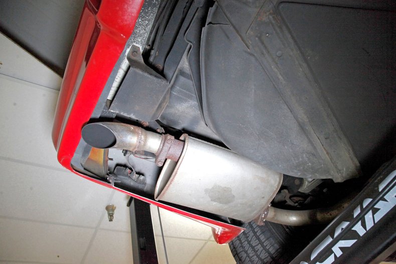 Chevrolet-Corvette-1981-Red-Camel-44