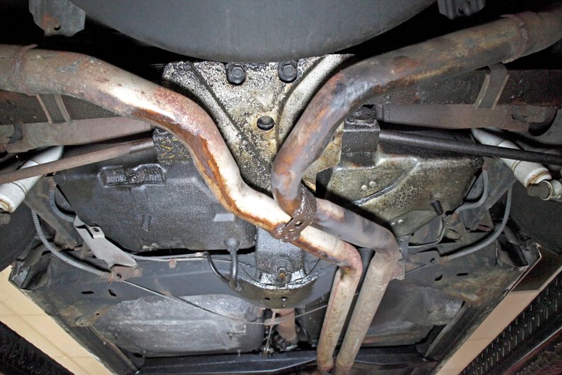 Chevrolet-Corvette-1981-Red-Camel-47