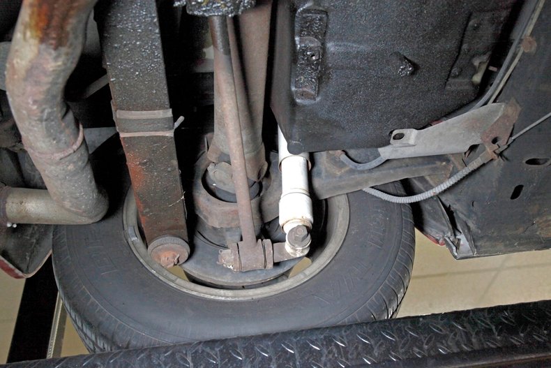 Chevrolet-Corvette-1981-Red-Camel-6