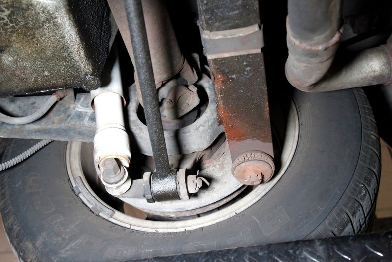 Chevrolet-Corvette-1981-Red-Camel-7