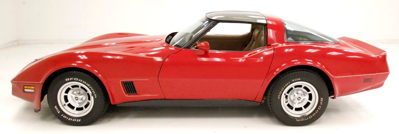 Chevrolet-Corvette-1981-Red-Camel
