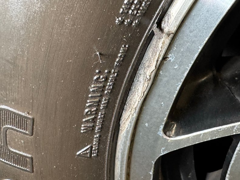 Chevrolet-Corvette-1984-Bright-Red-Red-11