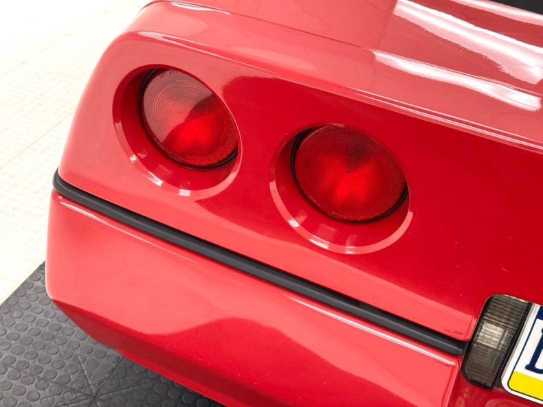 Chevrolet-Corvette-1984-Bright-Red-Red-23