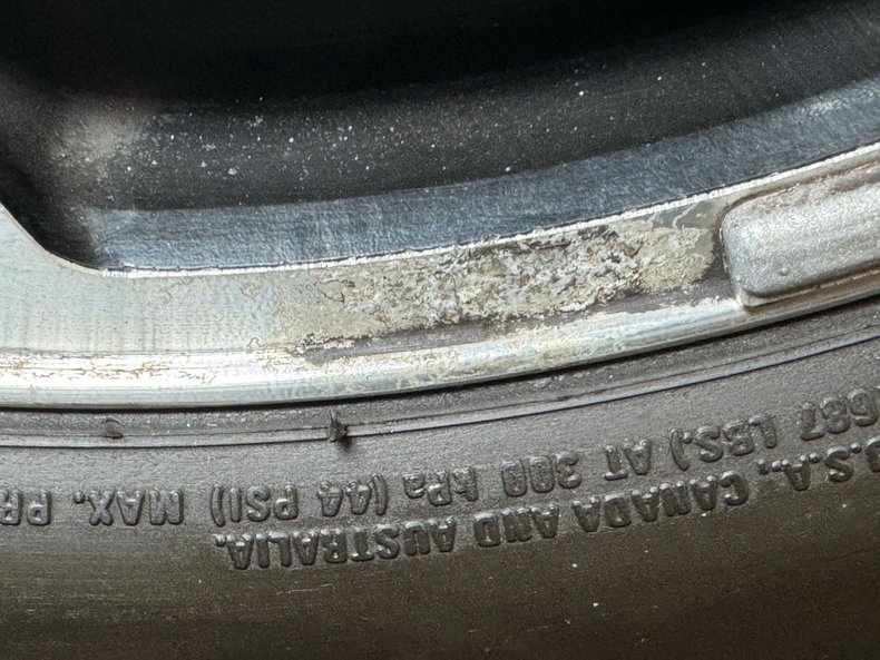 Chevrolet-Corvette-1984-Bright-Red-Red-24