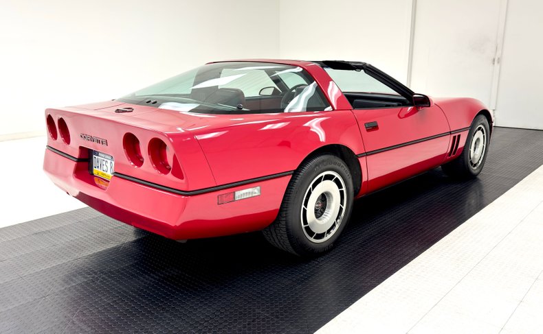 Chevrolet-Corvette-1984-Bright-Red-Red-3