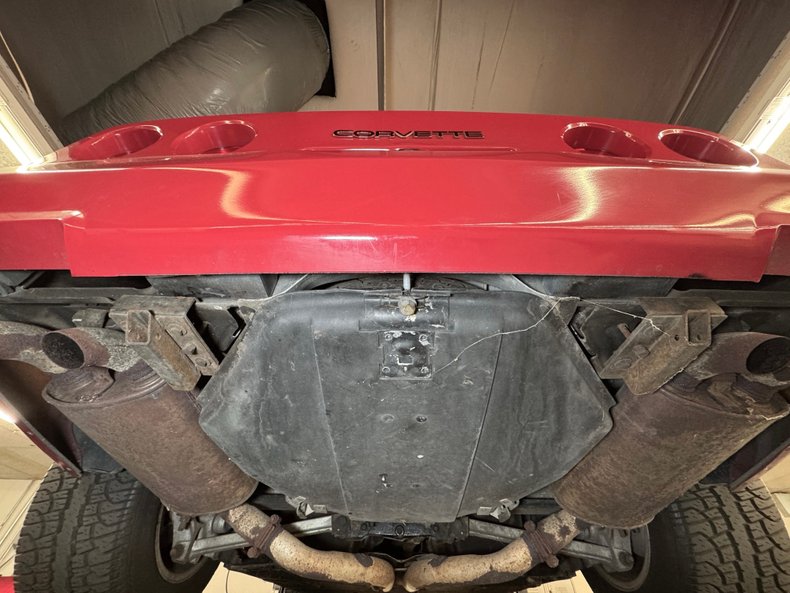 Chevrolet-Corvette-1984-Bright-Red-Red-44