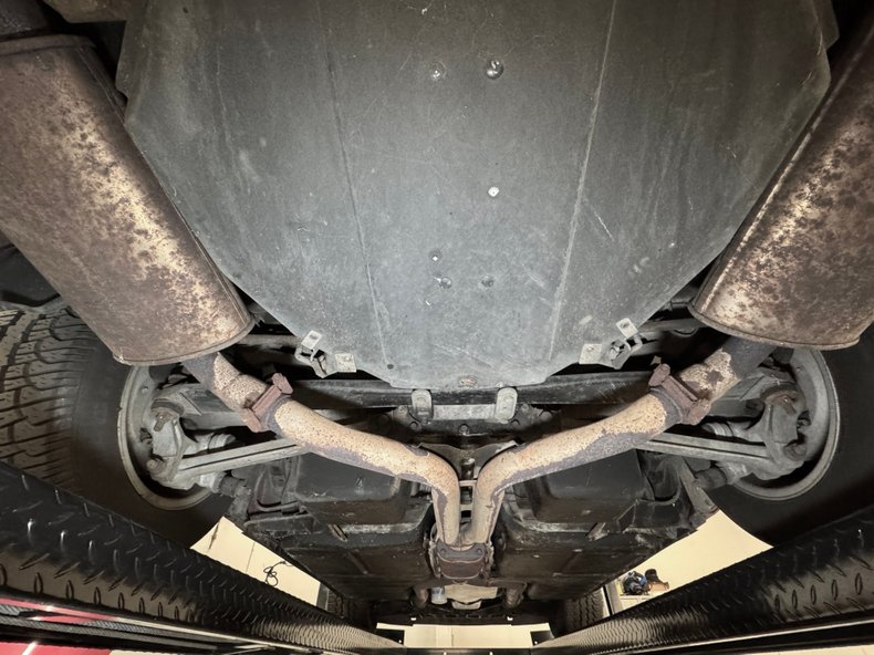 Chevrolet-Corvette-1984-Bright-Red-Red-47