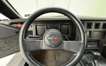 Chevrolet-Corvette-1987-Dark-Red-Metallic-Graphite-1