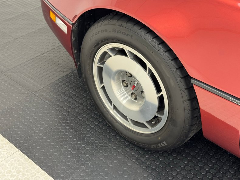 Chevrolet-Corvette-1987-Dark-Red-Metallic-Graphite-11