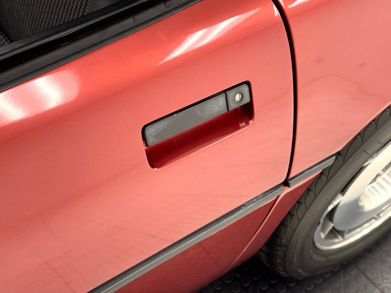 Chevrolet-Corvette-1987-Dark-Red-Metallic-Graphite-15