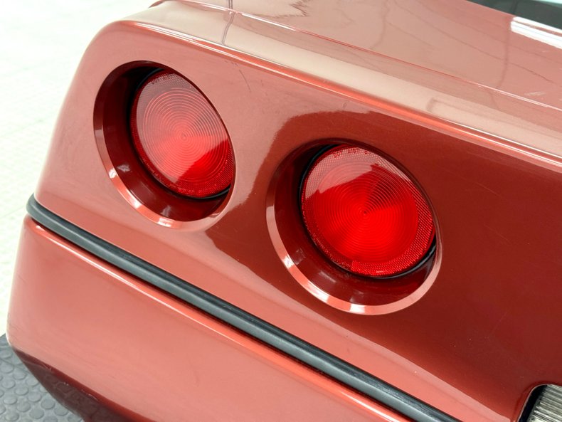 Chevrolet-Corvette-1987-Dark-Red-Metallic-Graphite-17