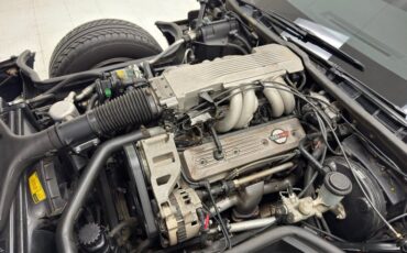 Chevrolet-Corvette-1987-Dark-Red-Metallic-Graphite-29