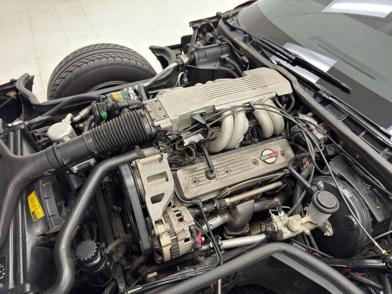 Chevrolet-Corvette-1987-Dark-Red-Metallic-Graphite-29