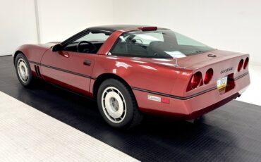 Chevrolet-Corvette-1987-Dark-Red-Metallic-Graphite-3