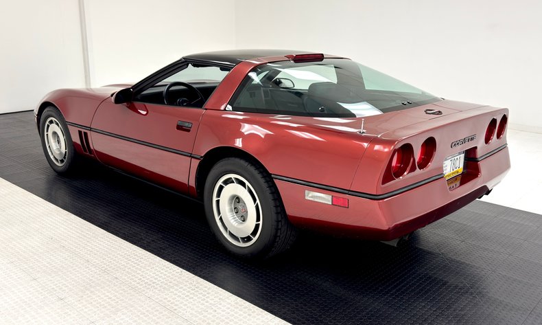 Chevrolet-Corvette-1987-Dark-Red-Metallic-Graphite-3