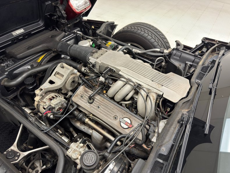 Chevrolet-Corvette-1987-Dark-Red-Metallic-Graphite-30