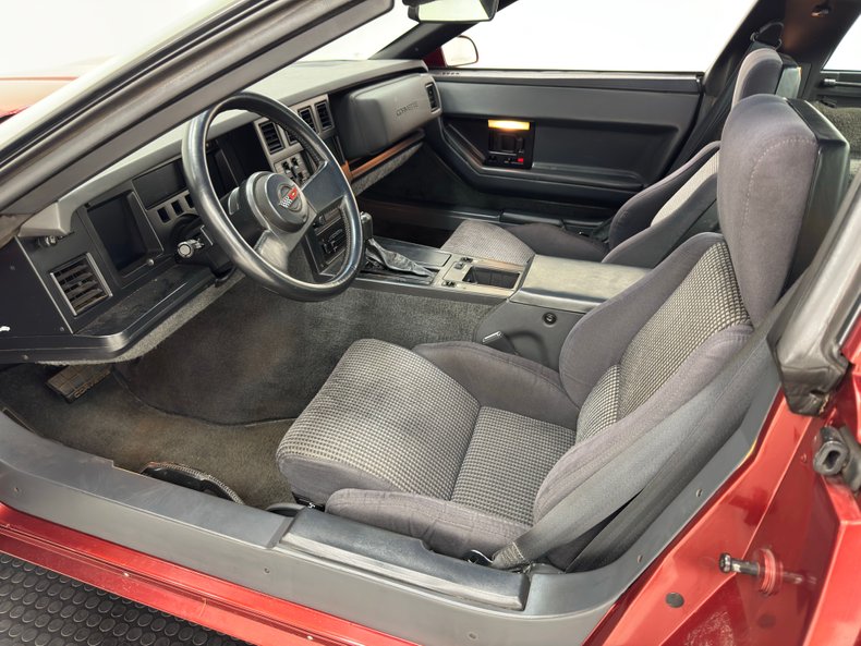 Chevrolet-Corvette-1987-Dark-Red-Metallic-Graphite-36