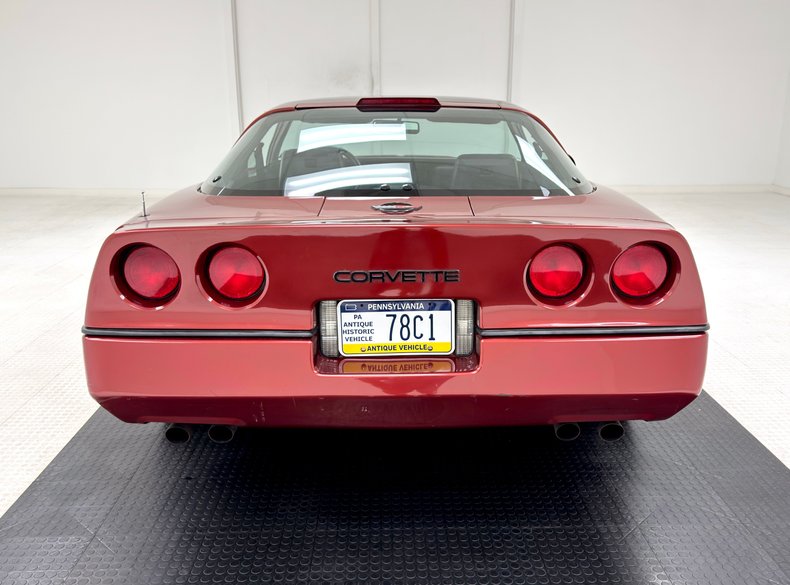 Chevrolet-Corvette-1987-Dark-Red-Metallic-Graphite-4