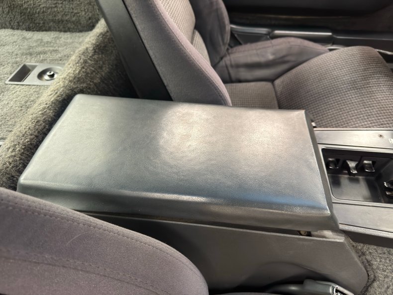 Chevrolet-Corvette-1987-Dark-Red-Metallic-Graphite-44