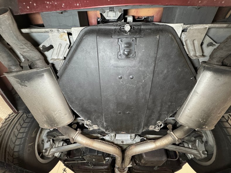 Chevrolet-Corvette-1987-Dark-Red-Metallic-Graphite-48