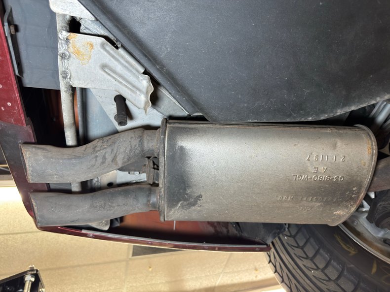 Chevrolet-Corvette-1987-Dark-Red-Metallic-Graphite-49