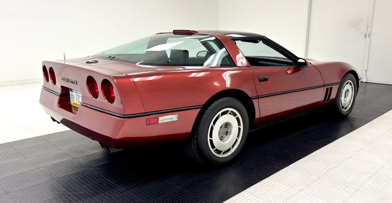 Chevrolet-Corvette-1987-Dark-Red-Metallic-Graphite-5