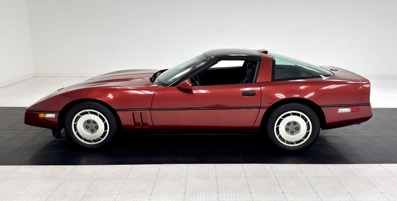 Chevrolet-Corvette-1987-Dark-Red-Metallic-Graphite
