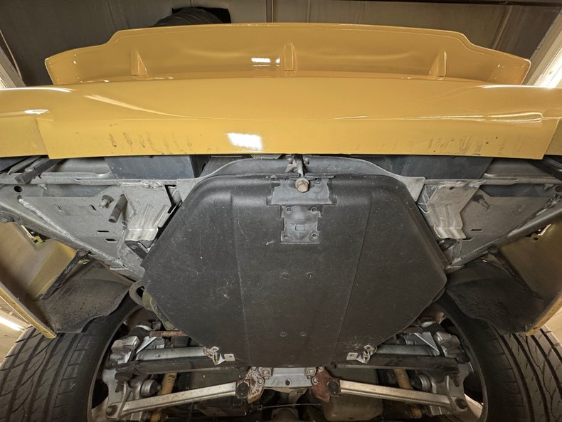 Chevrolet-Corvette-1988-Yellow-Black-11