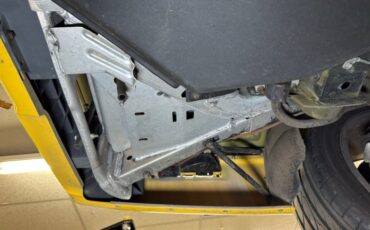 Chevrolet-Corvette-1988-Yellow-Black-12