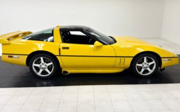 Chevrolet-Corvette-1988-Yellow-Black-16