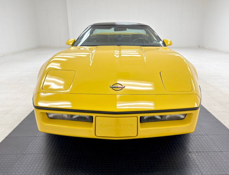Chevrolet-Corvette-1988-Yellow-Black-18