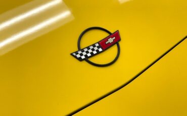 Chevrolet-Corvette-1988-Yellow-Black-19