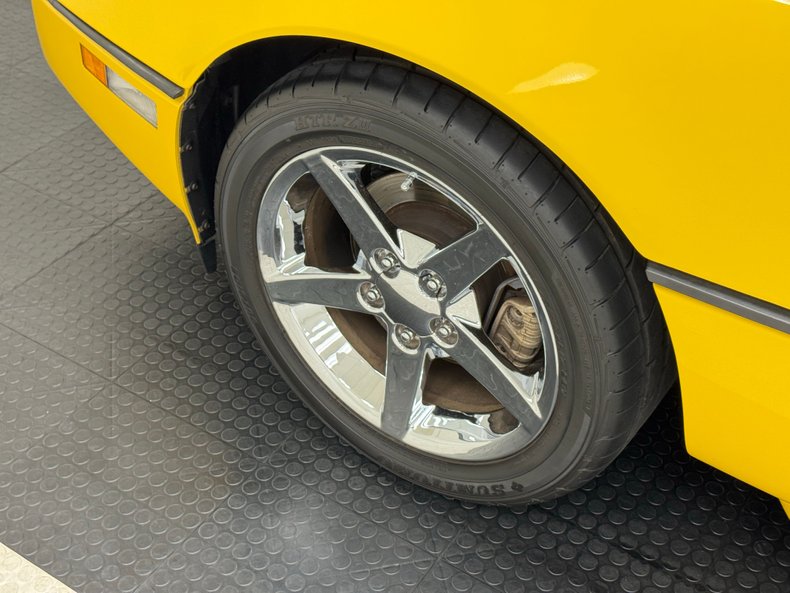 Chevrolet-Corvette-1988-Yellow-Black-20