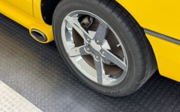 Chevrolet-Corvette-1988-Yellow-Black-24