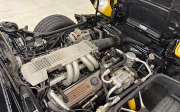 Chevrolet-Corvette-1988-Yellow-Black-30