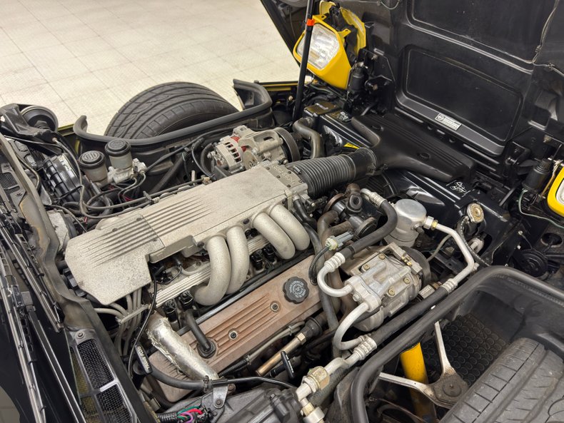 Chevrolet-Corvette-1988-Yellow-Black-30
